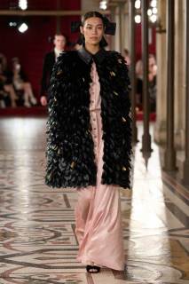 00024-chanel-fall-2024-couture-credit-gorunway.jpg