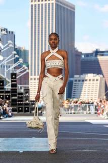 00015-off-white-spring-2025-ready-to-wear-credit-gorunway.jpg