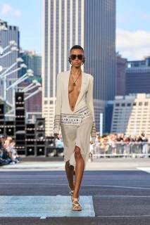 00035-off-white-spring-2025-ready-to-wear-credit-gorunway.jpg