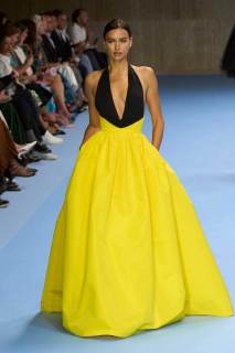 00059-carolina-herrera-spring-2025-ready-to-wear-credit-gorunway.jpg