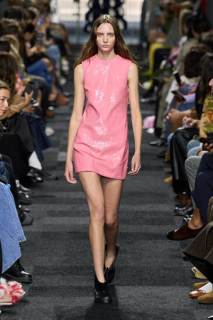 00015-jw-anderson-spring-2025-ready-to-wear-credit-gorunway.jpg