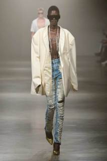 00020-mm6-maison-margiela-spring-2025-ready-to-wear-credit-gorunway.jpg