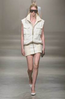 00023-mm6-maison-margiela-spring-2025-ready-to-wear-credit-gorunway.jpg