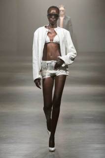 00045-mm6-maison-margiela-spring-2025-ready-to-wear-credit-gorunway.jpg