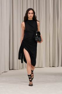 00031-ferragamo-spring-2025-ready-to-wear-credit-gorunway.jpg