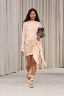 00038-ferragamo-spring-2025-ready-to-wear-credit-gorunway.jpg