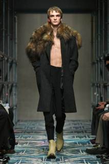 00002-prada-fall-2025-menswear-credit-gorunway