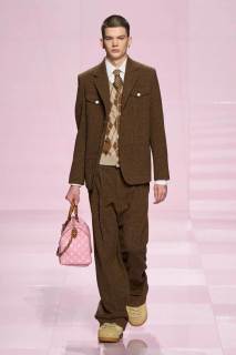 00001-louis-vuitton-fall-2025-menswear-credit-gorunway.jpg