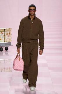 00016-louis-vuitton-fall-2025-menswear-credit-gorunway.jpg