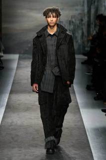 00001-yohji-yamamoto-fall-2025-menswear-credit-gorunway.jpg