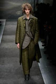 00021-yohji-yamamoto-fall-2025-menswear-credit-gorunway.jpg