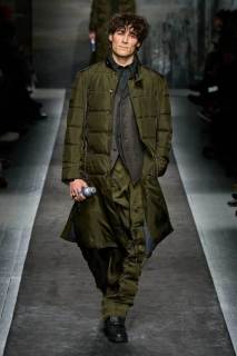 00023-yohji-yamamoto-fall-2025-menswear-credit-gorunway.jpg