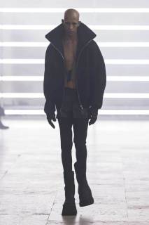 00004-rick-owens-fall-2025-menswear-credit-brand.jpg