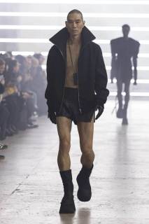 00002-rick-owens-fall-2025-menswear-credit-brand.jpg