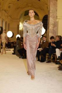 00025-schiaparelli-spring-2025-couture-credit-brand.jpg