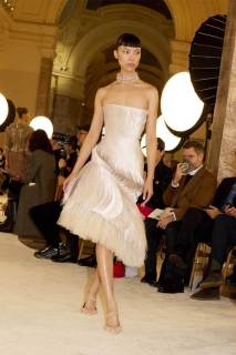 00027-schiaparelli-spring-2025-couture-credit-brand.jpg