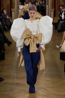 00022-viktor-and-rolf-spring-2025-couture-credit-gorunway