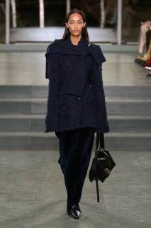 00001-tory-burch-fall-2025-ready-to-wear-credit-gorunway.jpg