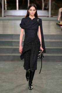 00003-tory-burch-fall-2025-ready-to-wear-credit-gorunway.jpg