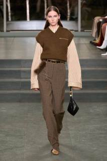 00018-tory-burch-fall-2025-ready-to-wear-credit-gorunway.jpg