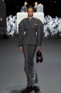 00002-thom-browne-fall-2025-ready-to-wear-credit-gorunway.jpg