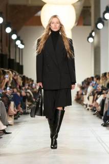 00001-michael-kors-collection-fall-2025-ready-to-wear-credit-gorunway.jpg