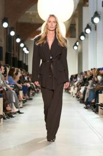 00032-michael-kors-collection-fall-2025-ready-to-wear-credit-gorunway.jpg