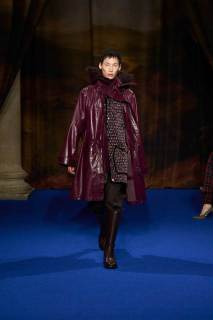 00015-burberry-fall-2025-ready-to-wear-credit-gorunway.jpg