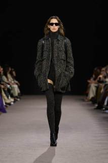 00012-max-mara-fall-2025-ready-to-wear-credit-gorunway.jpg