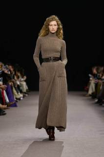 00010-max-mara-fall-2025-ready-to-wear-credit-gorunway.jpg