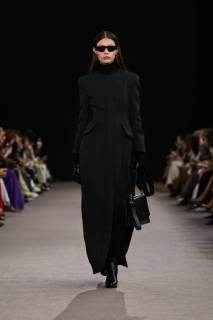 00037-max-mara-fall-2025-ready-to-wear-credit-gorunway.jpg