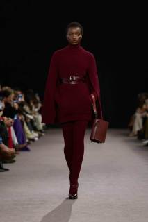 00005-max-mara-fall-2025-ready-to-wear-credit-gorunway.jpg