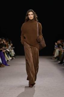 00019-max-mara-fall-2025-ready-to-wear-credit-gorunway.jpg