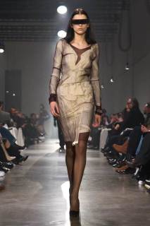 00035-mm6-maison-margiela-fall-2025-ready-to-wear-credit-gorunway.jpg