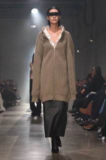 00037-mm6-maison-margiela-fall-2025-ready-to-wear-credit-gorunway.jpg