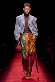 00032-ferrari-fall-2025-ready-to-wear-credit-gorunway