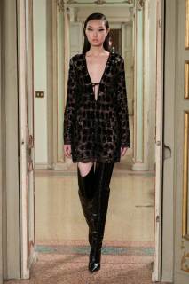 00021-elisabetta-franchi-fall-2025-ready-to-wear-credit-gorunway.jpg