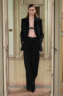 00045-elisabetta-franchi-fall-2025-ready-to-wear-credit-gorunway.jpg