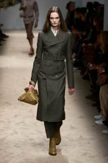 00003-tods-fall-2025-ready-to-wear-credit-gorunway.jpg