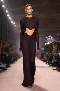 00035-victoria-beckham-fall-2025-ready-to-wear-credit-gorunway.jpg