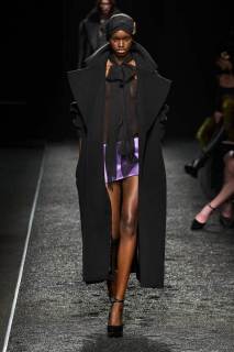 00019-nina-ricci-fall-2025-ready-to-wear-credit-gorunway.jpg