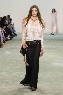 00003-chloe-fall-2025-ready-to-wear-credit-brand.jpg