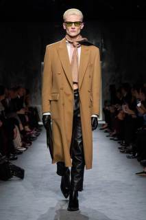 00017-tom-ford-fall-2025-ready-to-wear-credit-gorunway.jpg