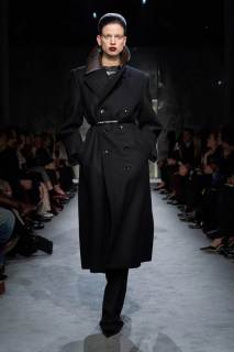 00020-tom-ford-fall-2025-ready-to-wear-credit-gorunway.jpg