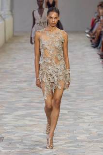 00040-alberta-ferretti-spring-2025-ready-to-wear-credit-gorunway.jpg