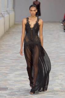 00042-alberta-ferretti-spring-2025-ready-to-wear-credit-gorunway.jpg