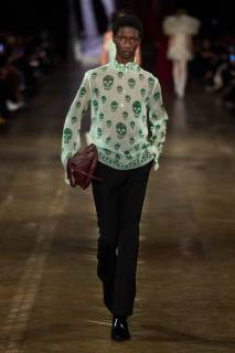 00018-alexander-mcqueen-fall-2025-ready-to-wear-credit-gorunway.jpg