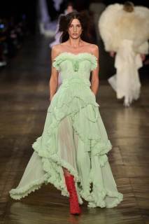 00019-alexander-mcqueen-fall-2025-ready-to-wear-credit-gorunway.jpg