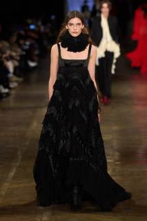 00033-alexander-mcqueen-fall-2025-ready-to-wear-credit-gorunway.jpg