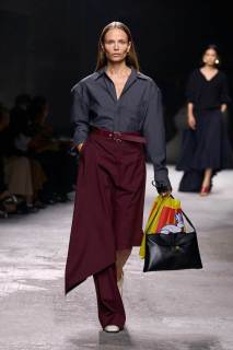 00014-bottega-veneta-spring-2025-ready-to-wear-credit-gorunway.jpg